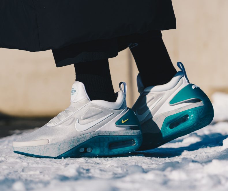 Sneakerși sau computer? Nike Adapt Auto Max sunt extrem de futuriști